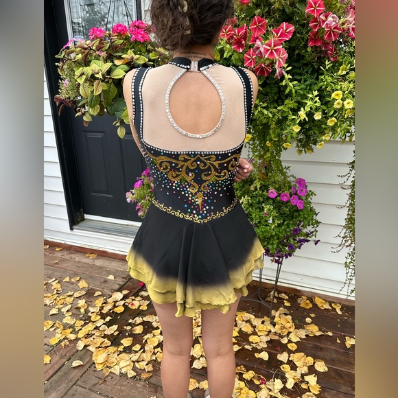 Skating dresses - Picture 4 of 6